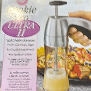 Wilton Cookie Pro Ultra II Press - Silver and Black